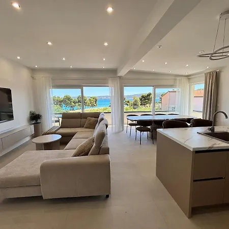 Bella Costa Penthouse Apartmán Kaštela